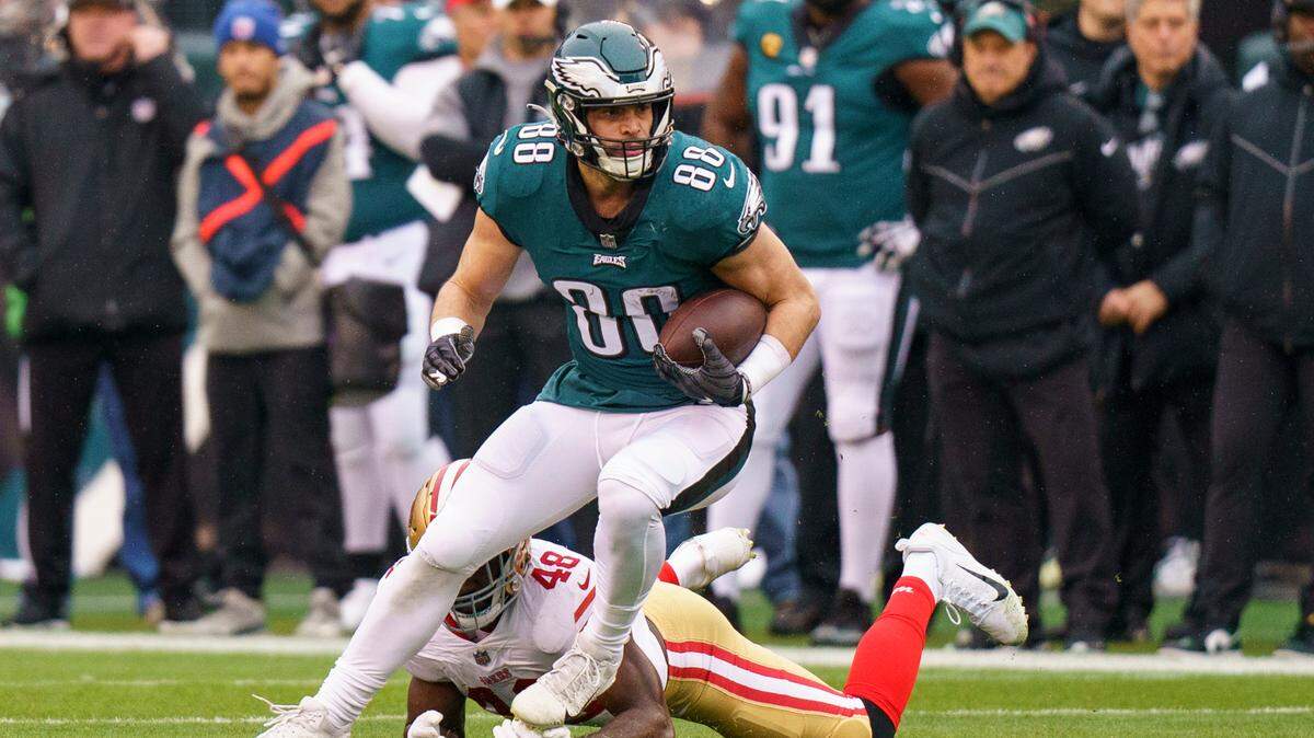 Philadelphia Eagles tight end Dallas Goedert (88) in action against San Francisco 49ers linebacker Oren Burks (48) during the NFC Championship NFL football game, Sunday, Jan. 29, 2023, in Philadelphia. (AP Photo/Chris Szagola)
