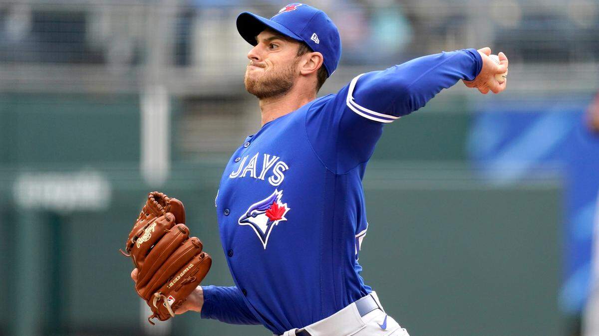 Toronto Blue Jays starting pitcher Steven Matz throws during the first inning in the first baseball game of a doubleheader against the Kansas City Royals Saturday, April 17, 2021, in Kansas City, Mo. (AP Photo/Charlie Riedel)