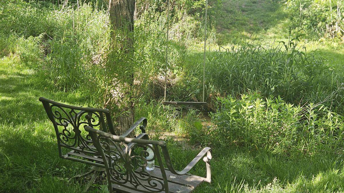A swing and chairs Toriano Porter happened upon at Negro Creek