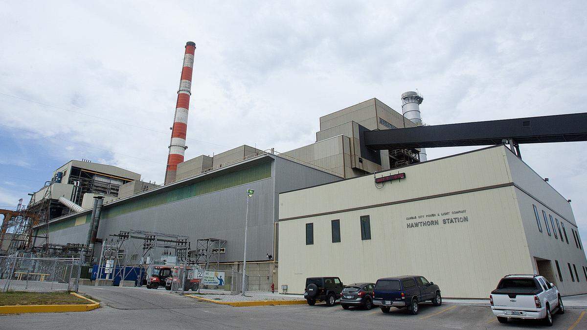 Evergy’s Hawthorn Generating Station in Kansas City’s East Bottoms is seen in 2018.