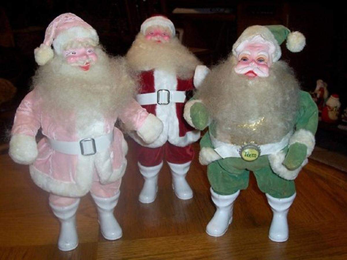 Harold Gale Santas, 1960s. The promotional figure on the right was for Teem lemon-lime soda, which was introduced by the Pepsi-Cola Co. in 1960.