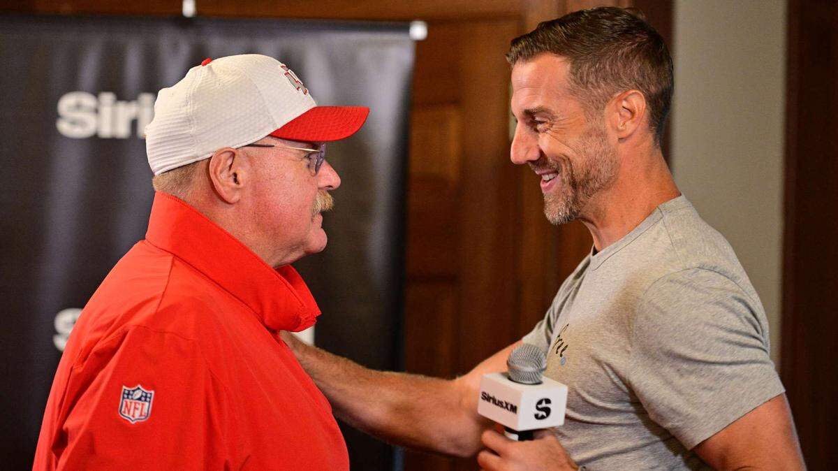 Alex Smith met with Chiefs coach Andy Reid on Tuesday.