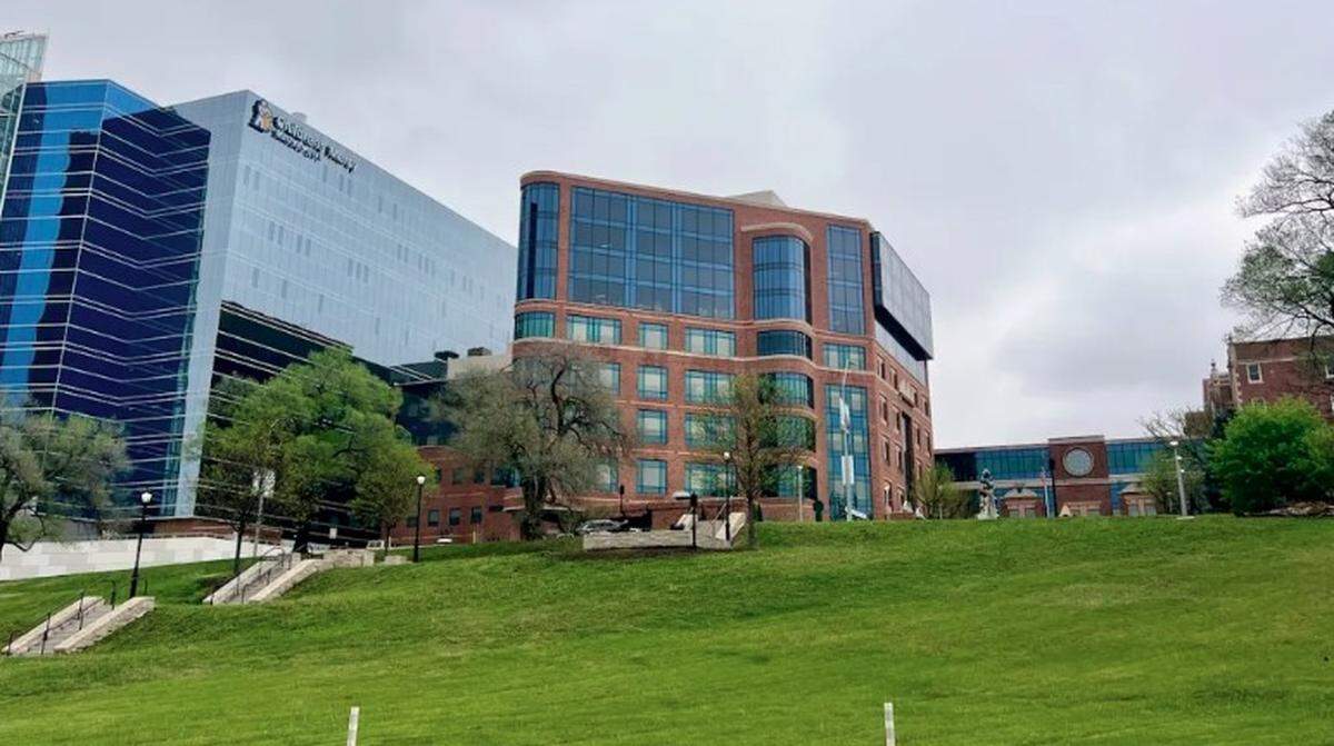 The new hospital tower is proposed on the west side of Children’s Mercy’s Hospital Hill campus.