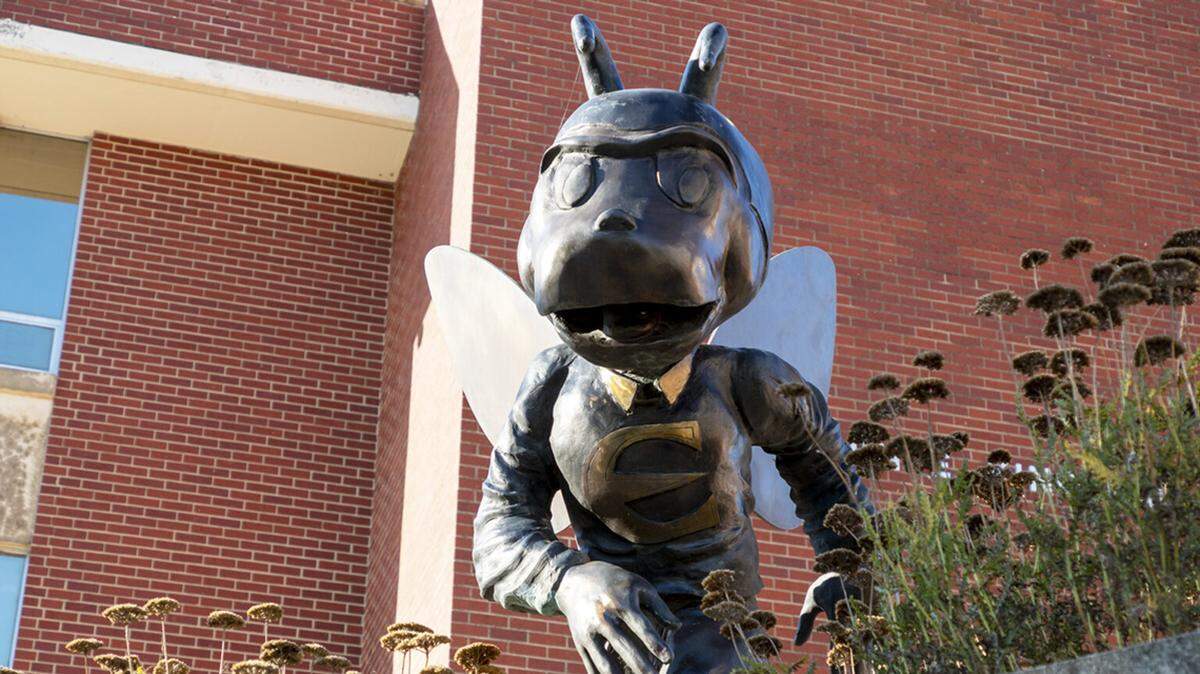 Emporia State University needs good adademic administrators, not executives.