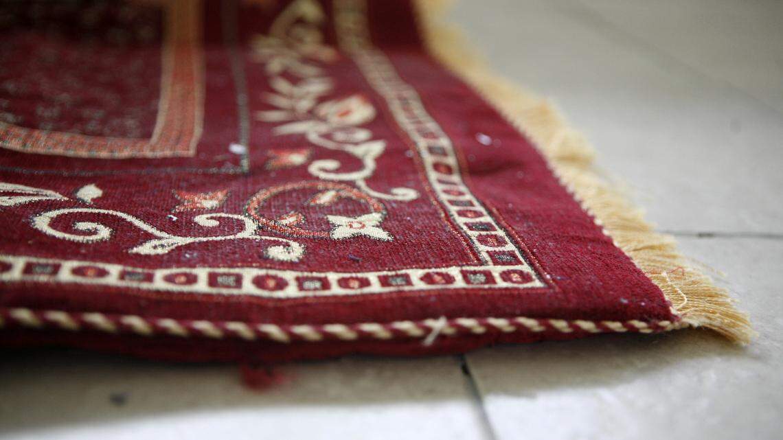 Spring Cleaning Made Easy: How to Deep Clean Rugs Inside and Outside Your Home Like a Professional