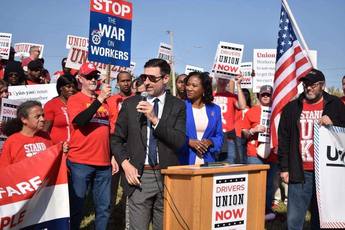 Kansas City Councilmember Eric Bunch and Mayor Pro Tem Ryana Parks-Shaw speak at a unionization rally of IRIS microtransit drivers outside program operator zTrip’s Kansas City headquarters on Thursday, Oct. 10, 2024.