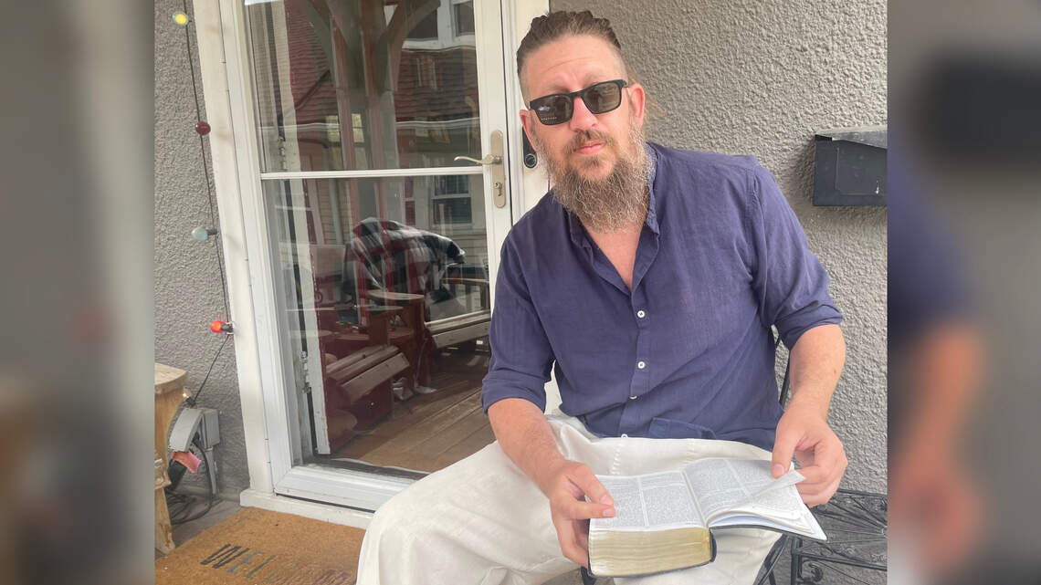 KC man tackled, handcuffed at church after unauthorized but straight-from-Jesus prayer | Opinion