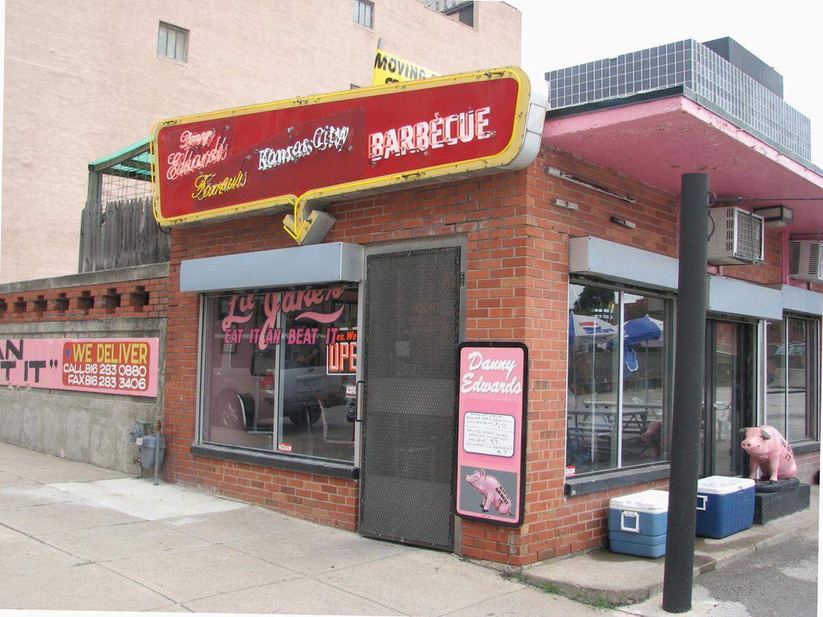 Danny Edwards’ Lil’ Jake’s Eat It An’ Beat It barbecue restaurant at 12th and Grand was one of the only businesses operating nearby when the Sprint Center, later renamed the T-Mobile Center, was first proposed.