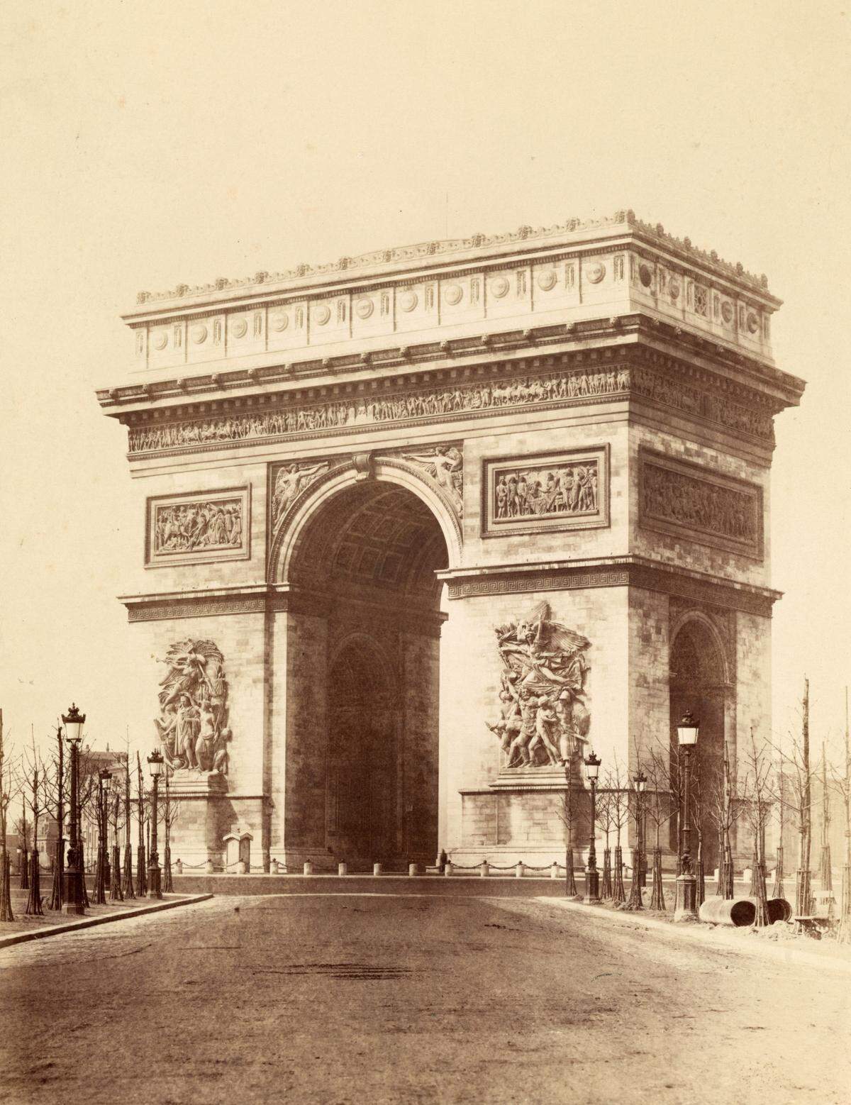The Arc de Triomphe in Paris