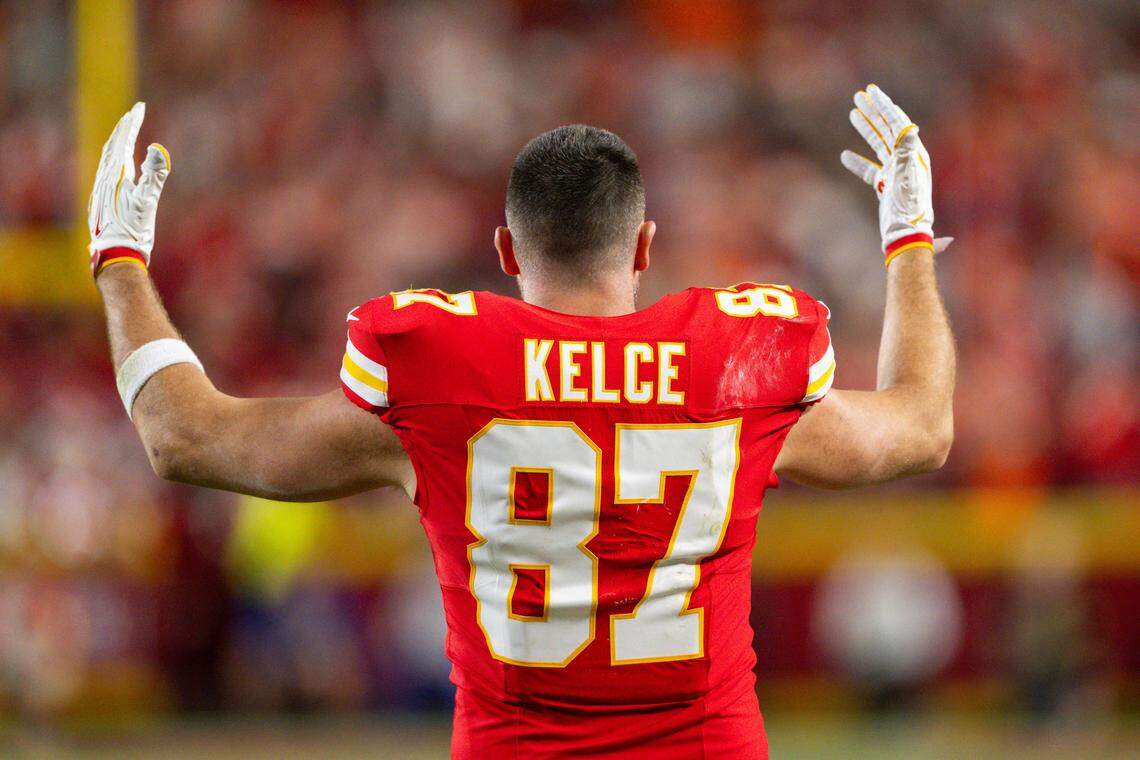 Kansas City Chiefs tight end Travis Kelce (87) pumps up the crowd in the second half of the Chiefs game vs. the Denver Broncos on Thursday, December 25, 2025, at GEHA Field at Arrowhead Stadium.