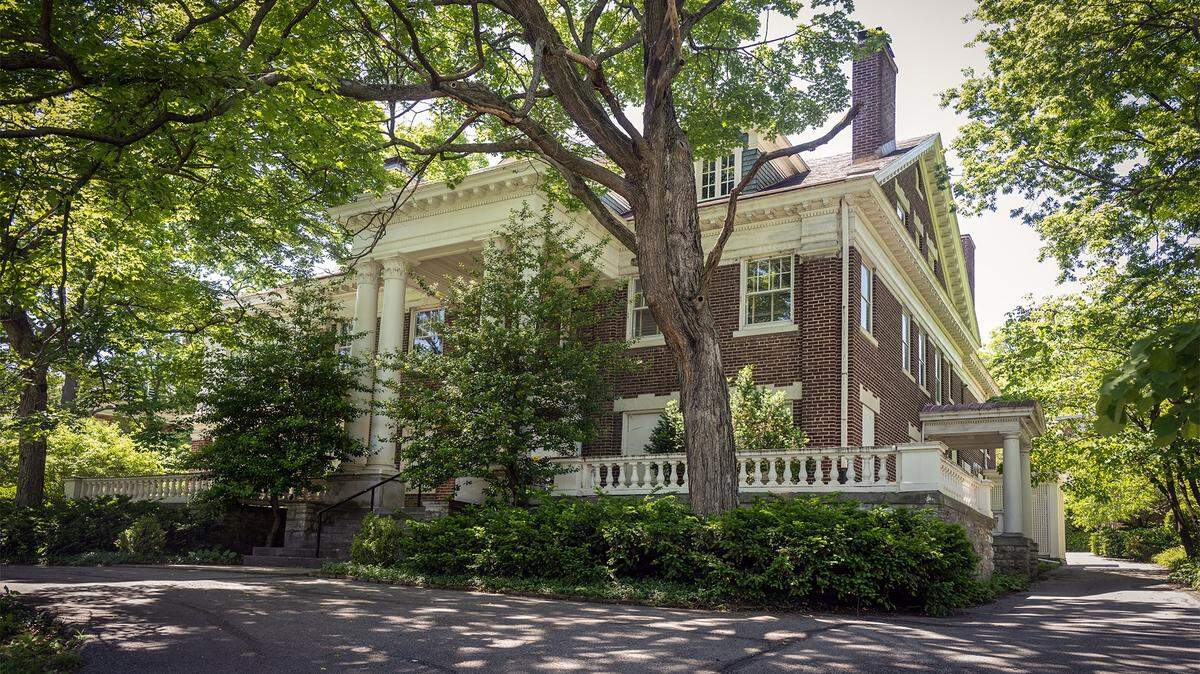 The owners want to demolish the historic home at 4526 Warwick St., which is for sale in Kansas City. The home sits next door to the Jannes Library, also a historic home that the Kansas City Art Institute turned into a library. 