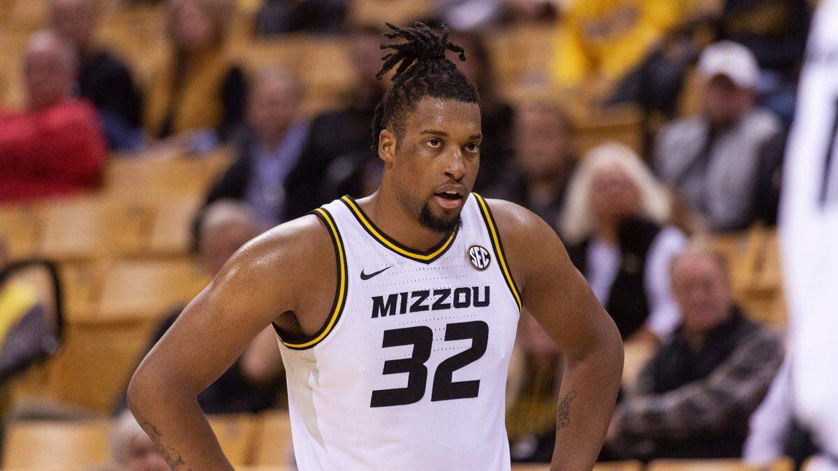 Missouri’s Jordan Wilmore watches a free throw during the first half of an NCAA college basketball game against Northern Illinois Thursday, Nov. 18, 2021, in Columbia, Mo. (AP Photo/L.G. Patterson)