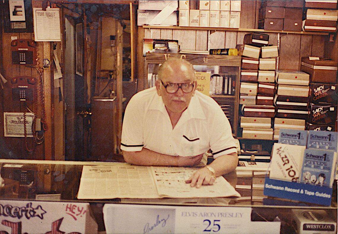 Ben Asner at the counter at Capers Corner in 1981.