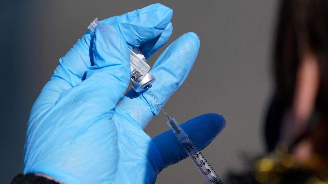 COVID-19 cases down in Kansas City. Officials advise getting new bivalent booster shot