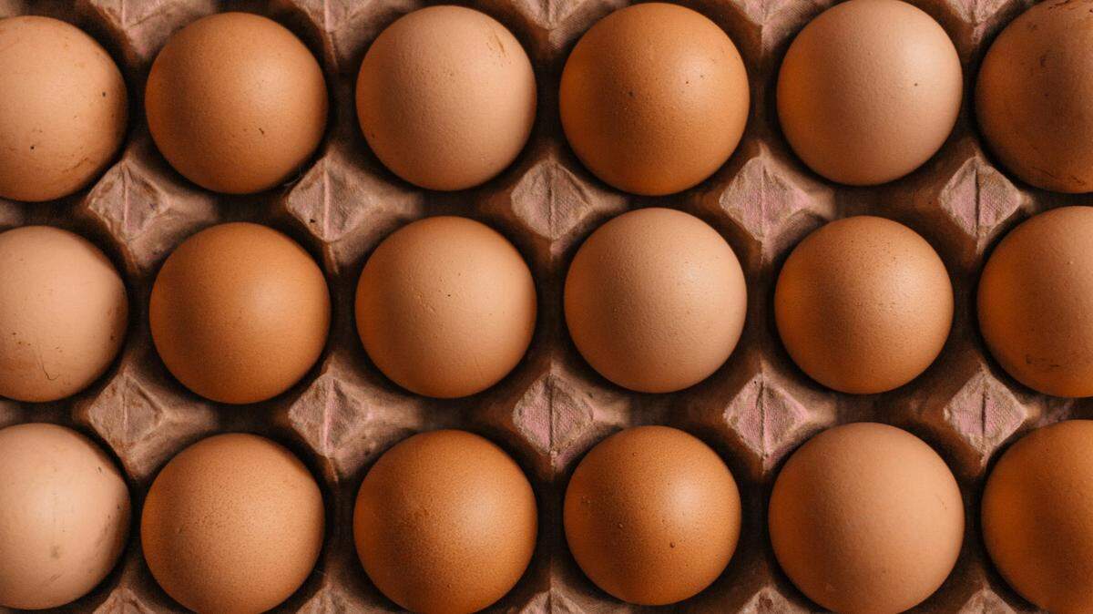 Thousands of eggs were stolen from a distribution truck in Pennsylvania, police said. The theft comes amid record-high prices for the basic grocery item.