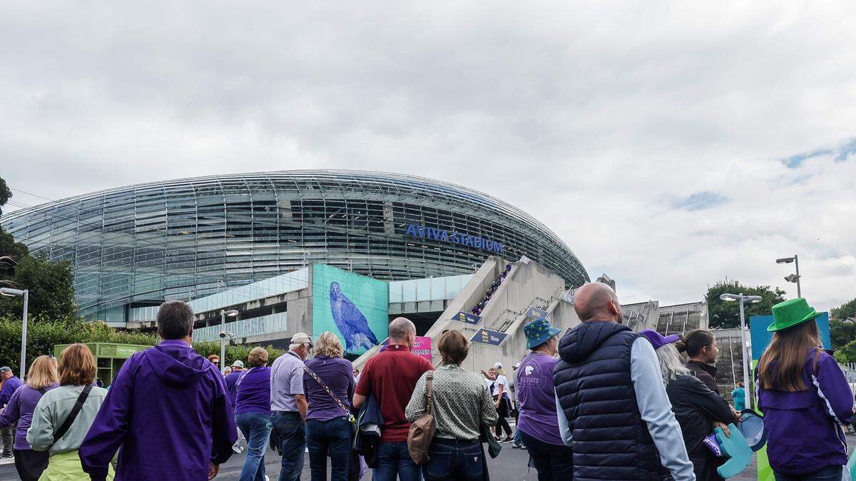 Kansas State fans arrive before the Aer Lingus Classic between Iowa State and Kansas State at Aviva Stadium in Ireland on Aug. 23, 2025.