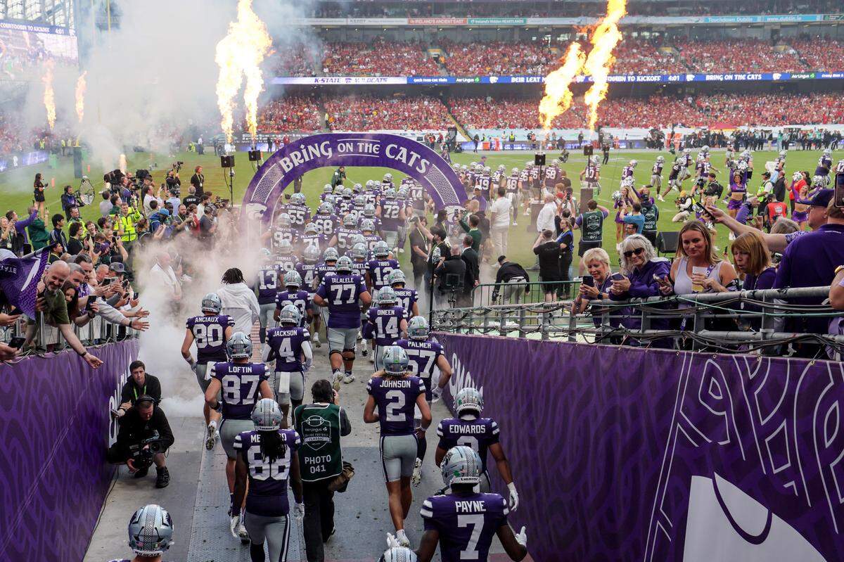 Kansas State takes the field during the Aer Lingus Classic between Iowa State and Kansas State at Aviva Stadium in Dublin on Aug. 23, 2025.