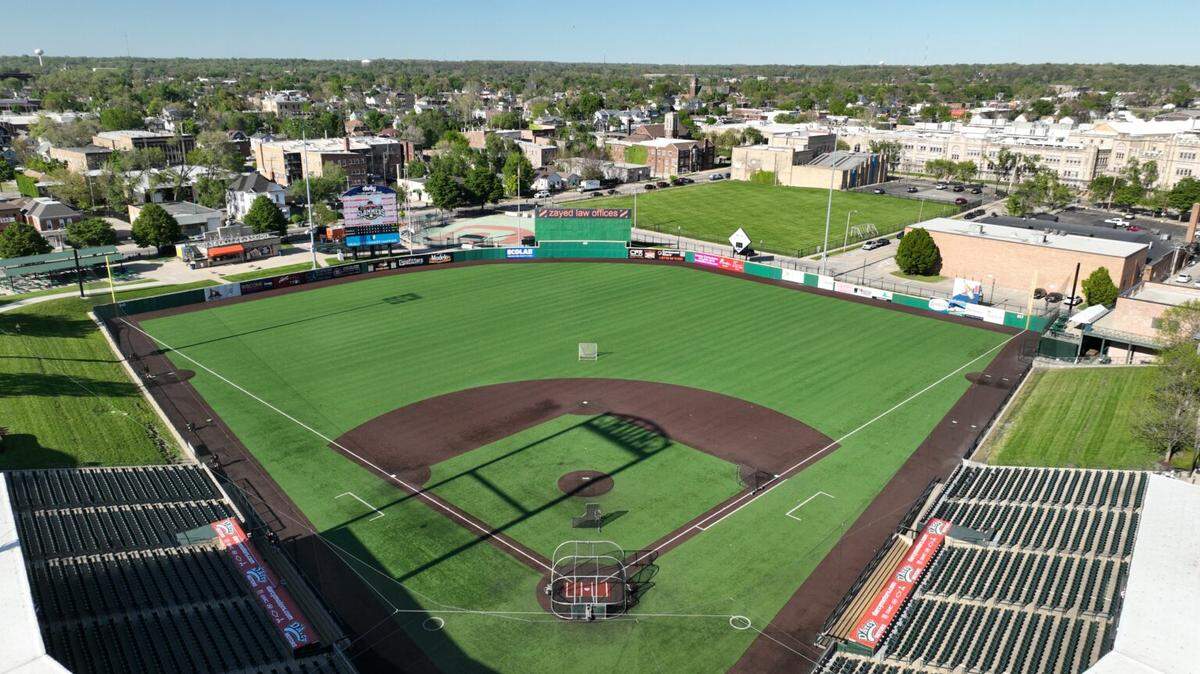 The Joliet Slammers plan to drop thousands of hot dogs from a helicopter and onto fans during their July 22 game.