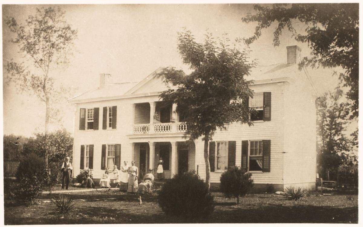 Postcard of the Alexander Majors Residence at 8145 State Line Road. Early 1900s.