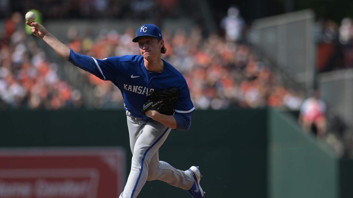 Kansas City Royals starting pitcher Brady Singer (51) throws a second-inning pitch against the Baltimore Orioles at Oriole Park at Camden Yards on June 10, 2023.