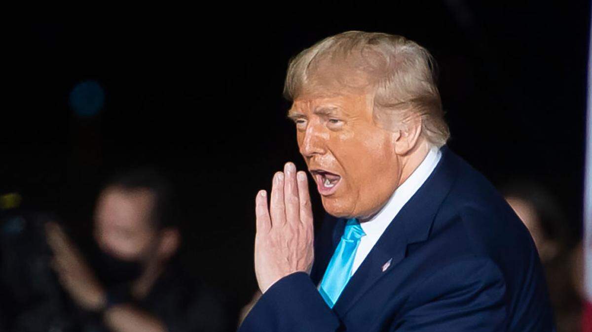 President Donald Trump yells to some of his supporters after a campaign rally at Avflight Harrisburg at the Harrisburg International Airport on Sept. 26, 2020, in Middletown, Pa.

Hes Dr 092620 Trump