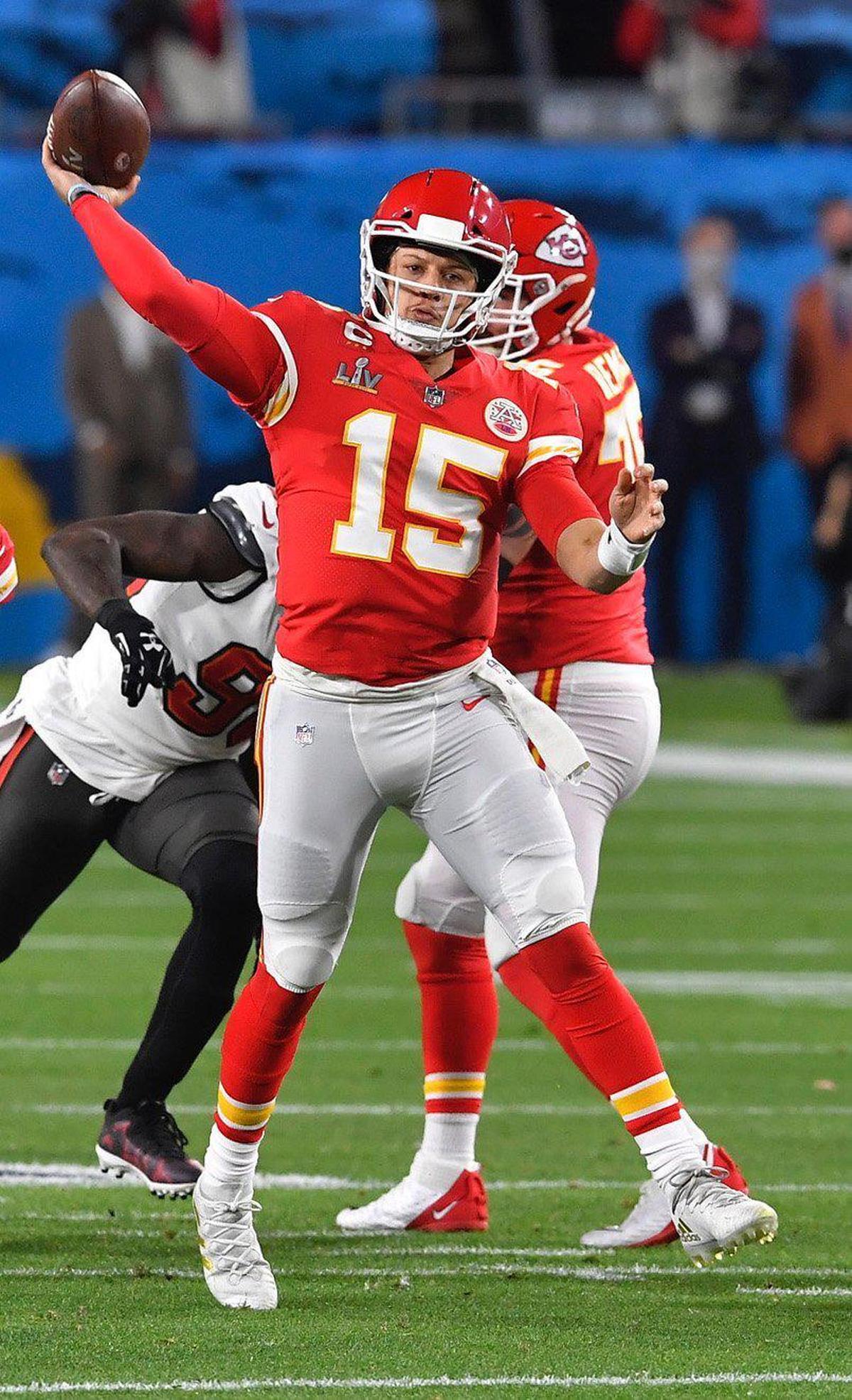 Kansas City Chiefs quarterback Patrick Mahomes throws to an open receiver in the first quarter against the Tampa Bay Buccaneers Sunday, February 7, 2021, at Super Bowl LV at Raymond James Stadium in Tampa, Florida.