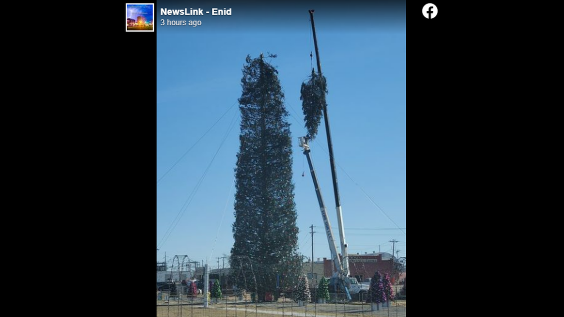 A 140-foot tall Christmas tree in Enid, Oklahoma, lost its top as strong Oklahoma winds blew through.