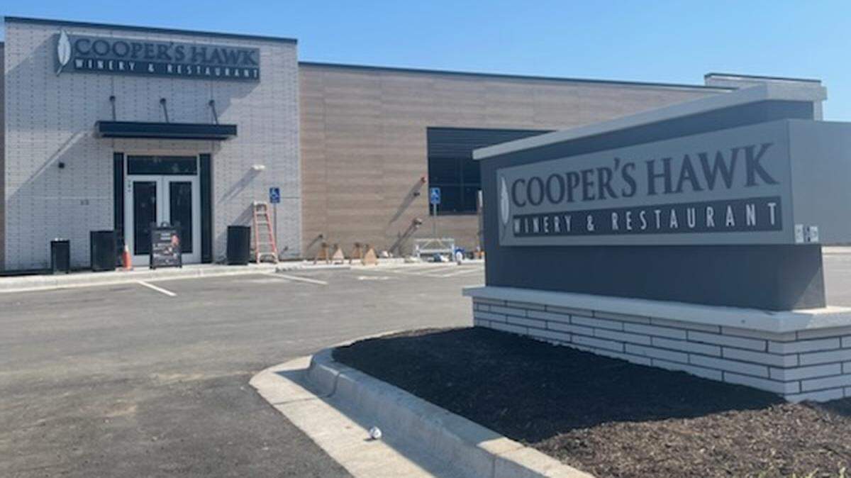 Cooper’s Hawk Winery and Restaurant opened in a newly constructed building during August.