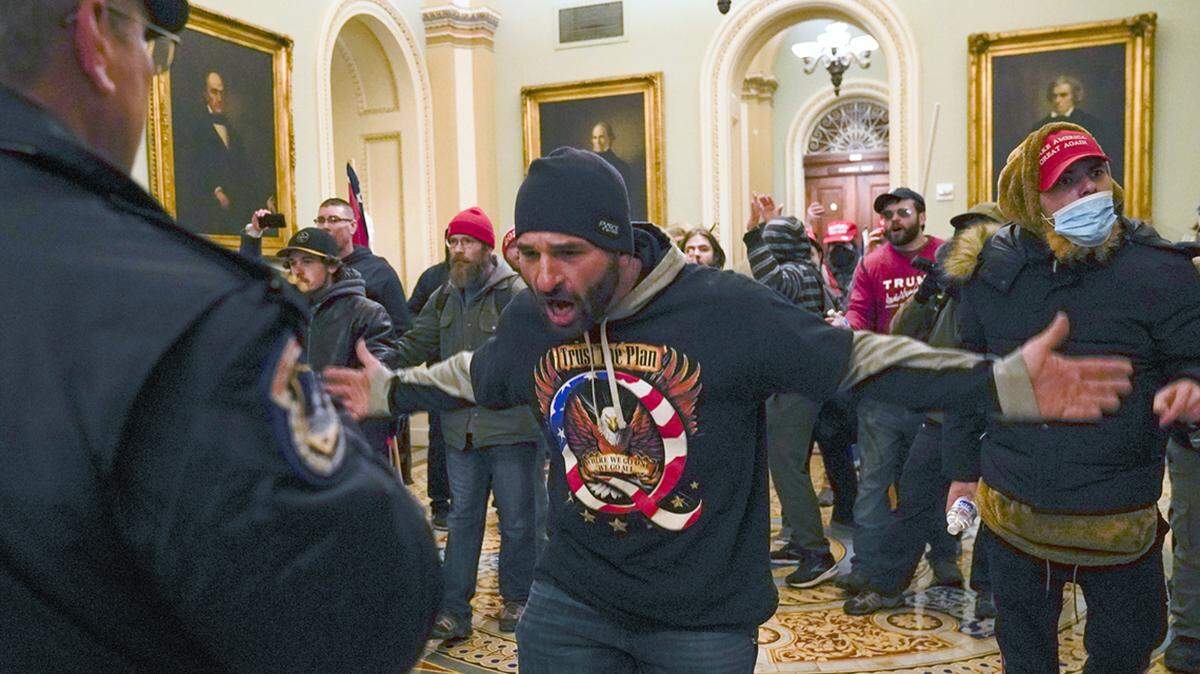 Mobs breached the U.S. Capitol because misinformation was spread and amplified among their friends in social media.