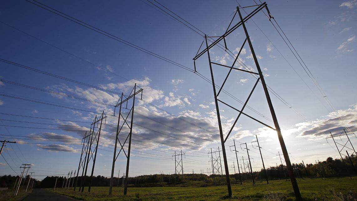 High winds and thunderstorms caused power outages for about 200,000 Evergy customers Wednesday, including 28,000 in the Kansas City area.