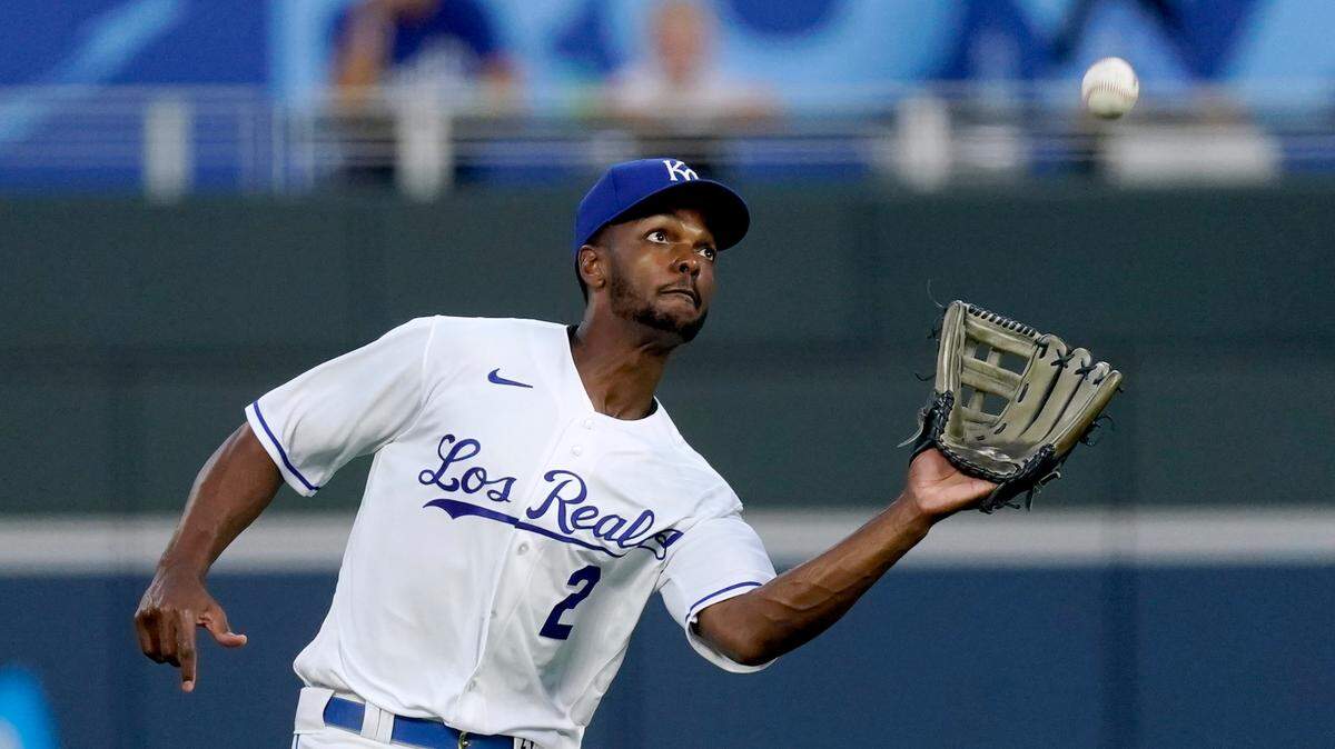 Kansas City Royals center fielder Michael A. Taylor catches a fly for the out on Seattle Mariners’ J.P. Crawford during the first inning of a baseball game Friday, Sept. 17, 2021, in Kansas City, Mo. (AP Photo/Charlie Riedel)
