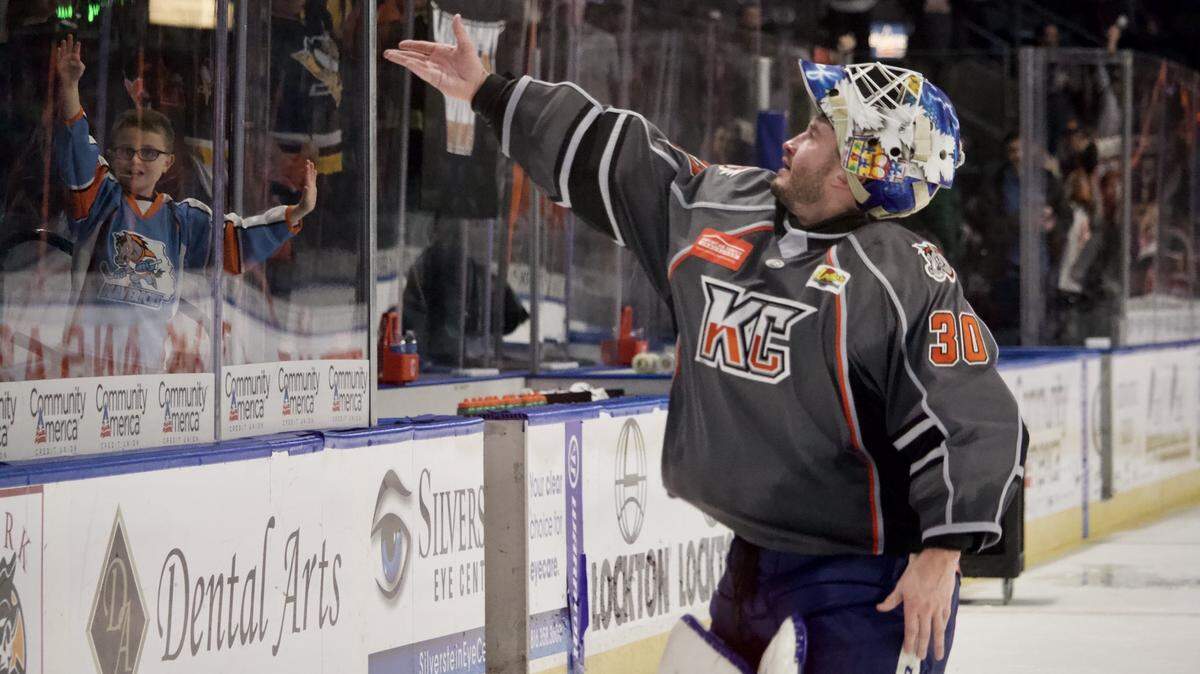Kansas City Mavericks goalkeeper Angus Redmond recorded his first shutout of the young season last week against the Wheeling Nailers, the Wheeling, West Virginia-based affiliate of the Pittsburgh Penguins.