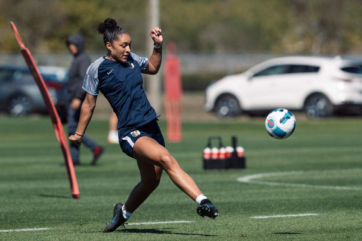 The KC Current’s top pick in this year’s National Women’s Soccer League Draft, Elyse Bennett led the Washington State Cougars with six goals last season.
