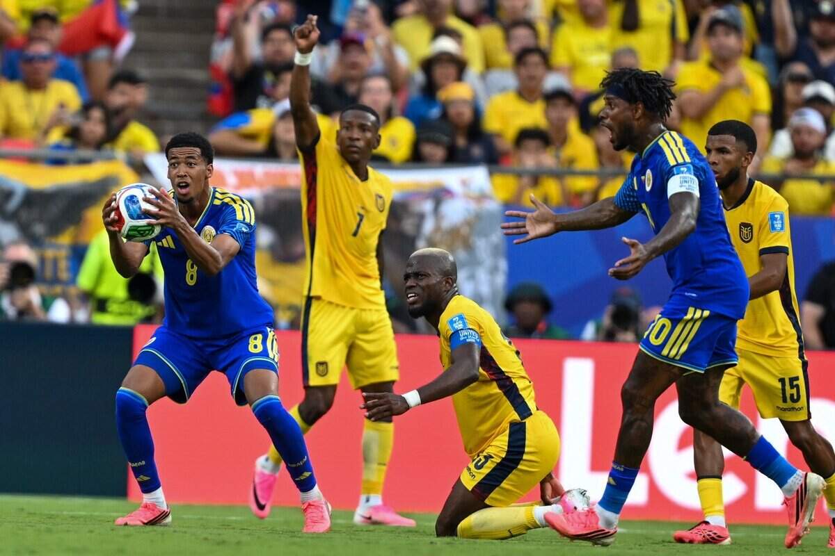 Ecuador defender Pervis Estupiñán (7) calls for the referee to issue a card against Curaçao in the first half of the Ecuador vs. Curaçao FIFA World Cup group-stage soccer match at Kansas City (Arrowhead) Stadium in Kansas City on Saturday, June 20, 2026.