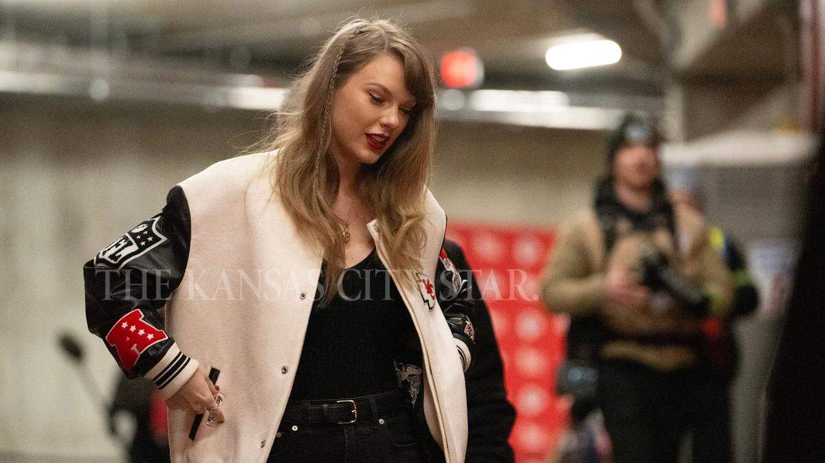 Pop superstar Taylor Swift, who is dating Chiefs tight end Travis Kelce, arrives for the Chiefs game against the Cincinnati Bengals on Sunday, Dec. 31, 2023, at GEHA Field at Arrowhead Stadium. 