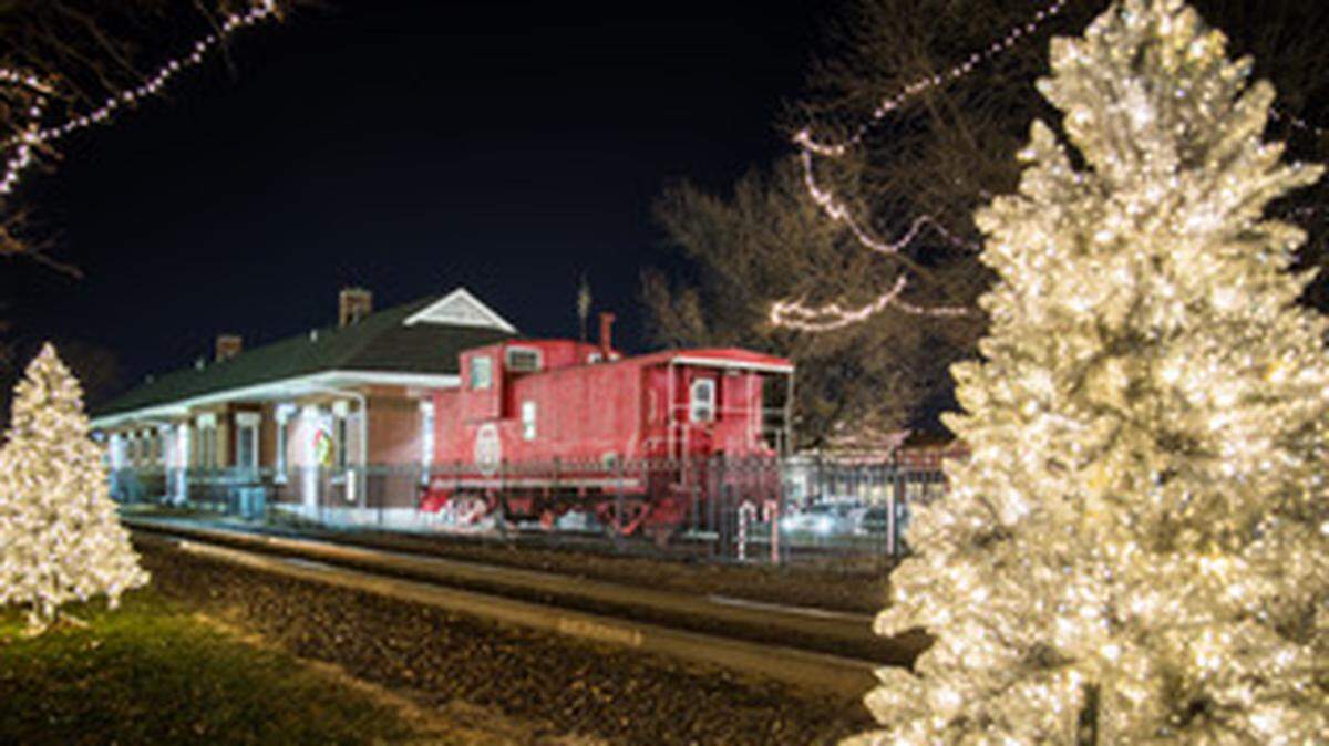 Those driving through downtown Lee’s Summit will be able to take in festive sights Friday.