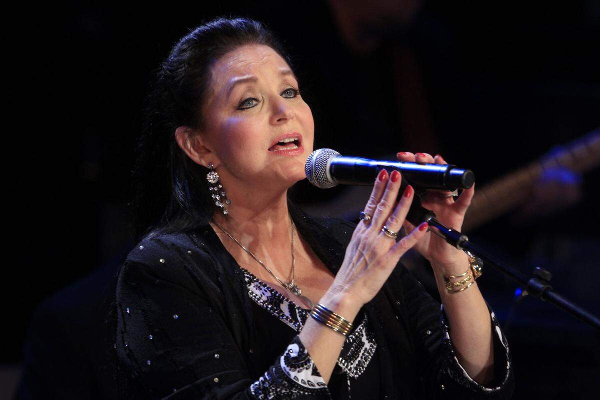 Country star Crystal Gayle will perform March 12 at the Ameristar.