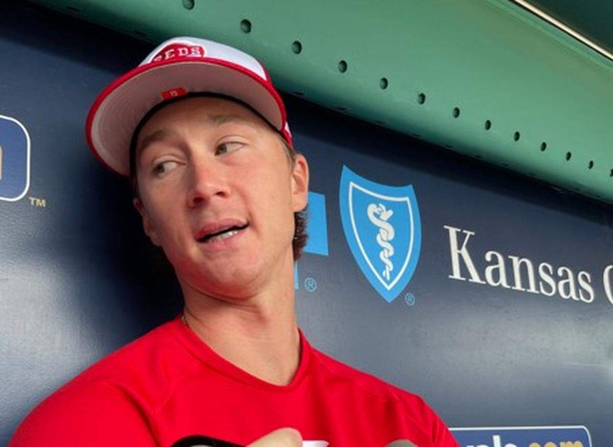 Brady Singer will start for the Cincinnati Reds on Tuesday night at Kauffman Stadium.