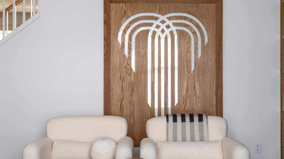 A piece of art in the living room pays homage to Kansas City’s fountains.