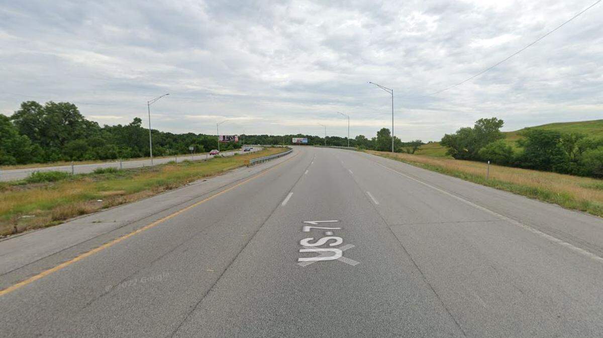 A fatal hit-and-run crash between a truck, Winnebago and van left one person dead late Sunday on U.S. 71 highway in Kansas City, police said. A Google Maps street view image from June 2022 shows the general area.