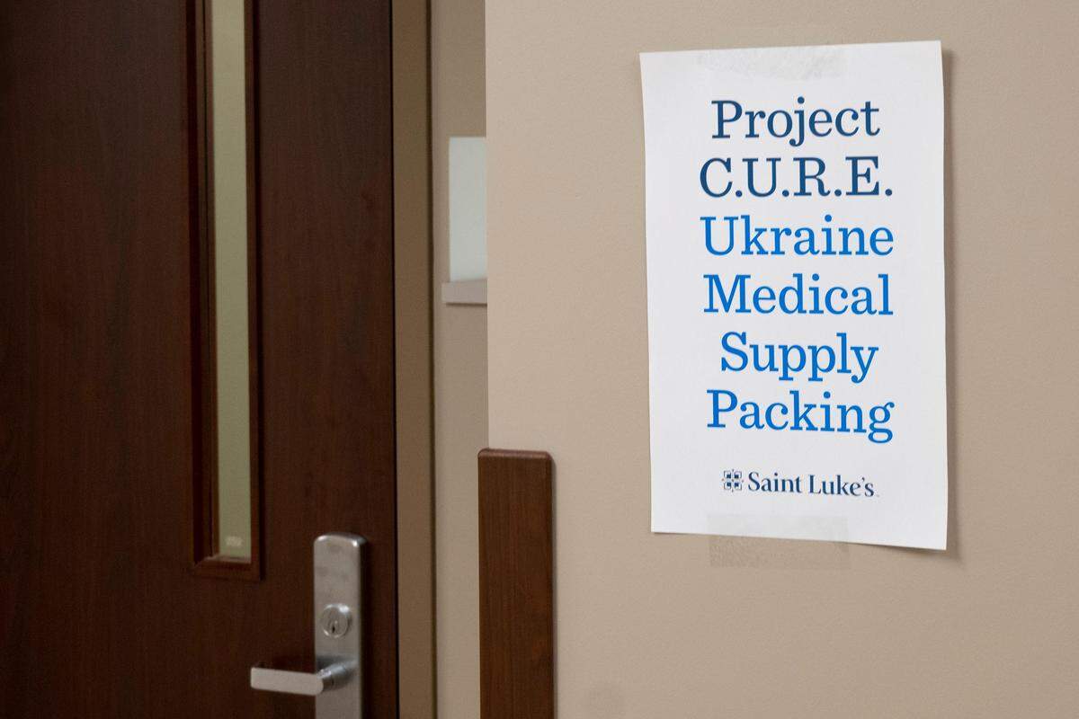 Saint Luke’s Health System partnered with Project C.U.R.E. to provide more than 200 kits donated by the hospital and packed with medical supplies such as dressings, syringes and wound care materials all valued at more than $200,000 to send to Ukraine.