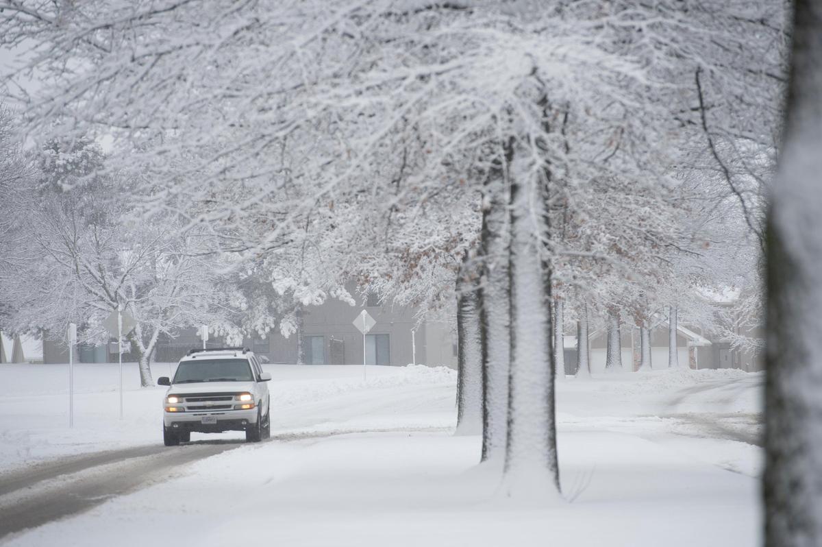 Several inches of snow hit the Kansas City metro area Friday morning, Jan. 24, 2020.