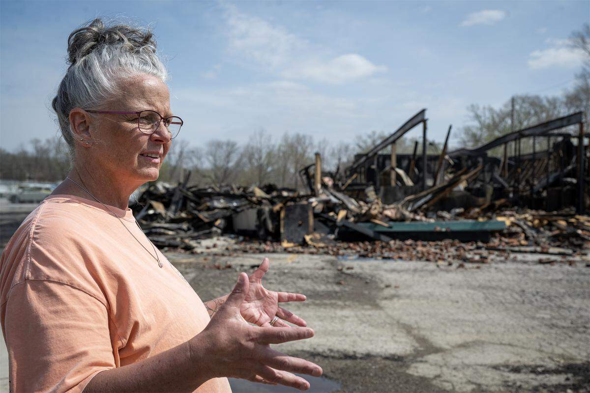 Nissa True, the owner of Smithville’s Pizza Shoppe,  describes the Monday afternoon fire which destroyed her restaurant and the entire Smithville shopping center. True, who plans to reopen was at the site on Tuesday, March 31, 2026. In addition to Smithville’s Pizza Shoppe, the blaze destroyed La Fuente Mexican Restaurant, H&R Block, Westlake Chinese Restaurant, and Lakeside Smoke.