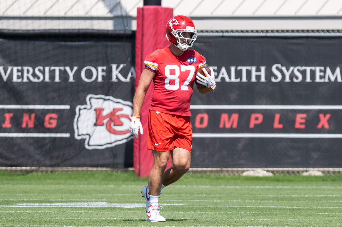 Kansas City Chiefs tight end Travis Kelce runs a pass route during Chiefs Minicamp on Tuesday, June 9, 2026, in Kansas City.