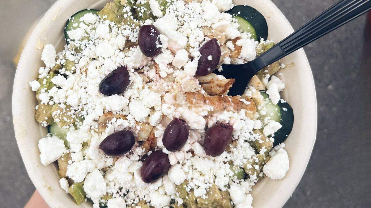 Bonsai Bowl, selling wraps, salads and rice bowls, opened in Overland Park a month ago.