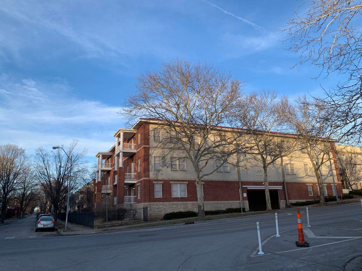 The Public Storage building at 3440 Main Street caused a commotion in the world of Kansas City TikTok when people discovered the back half of the building is fake apartments.