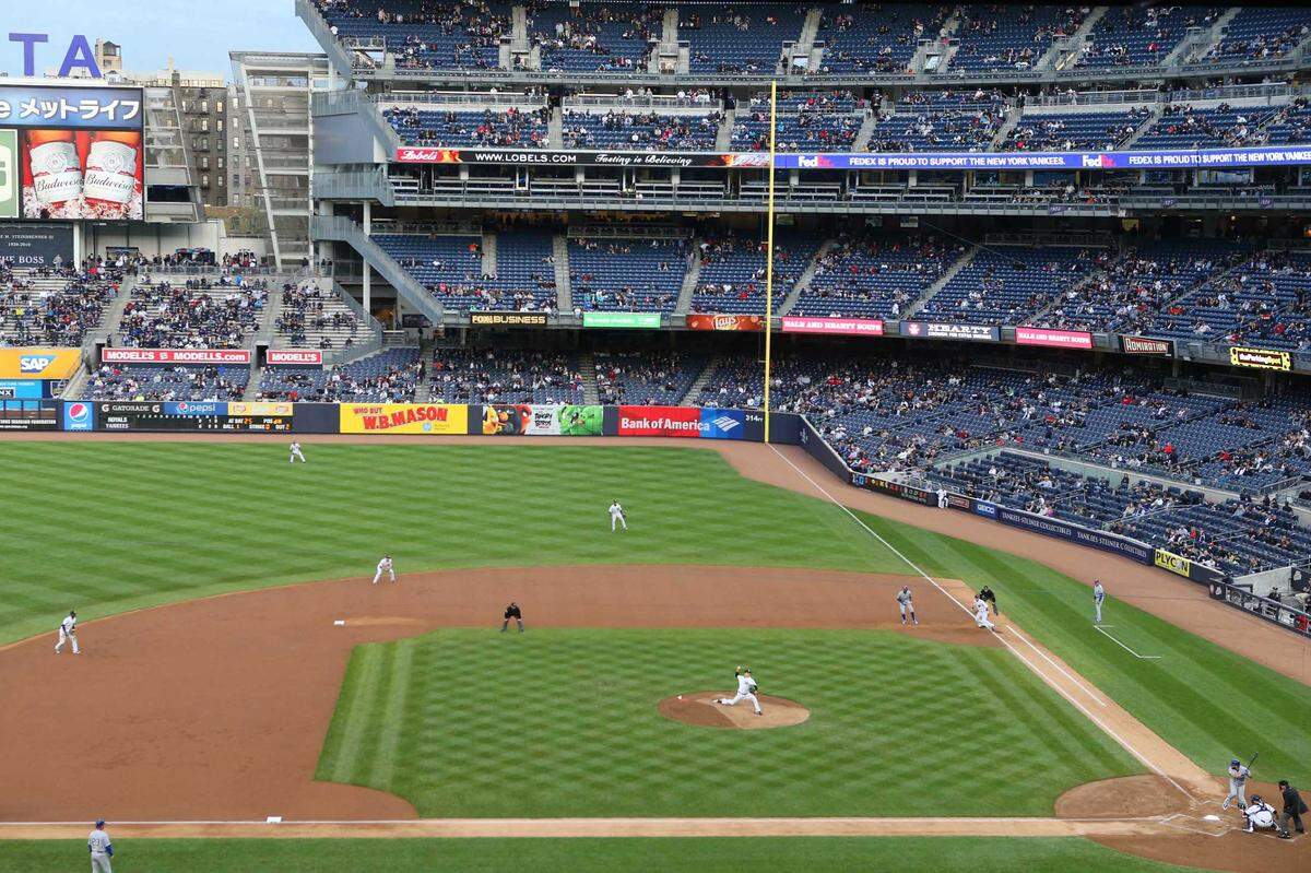 A general view of the shift played by the New York Yankees infield against Kansas City first baseman Eric Hosmer (35) during the first inning at Yankee Stadium on May 10, 2016.