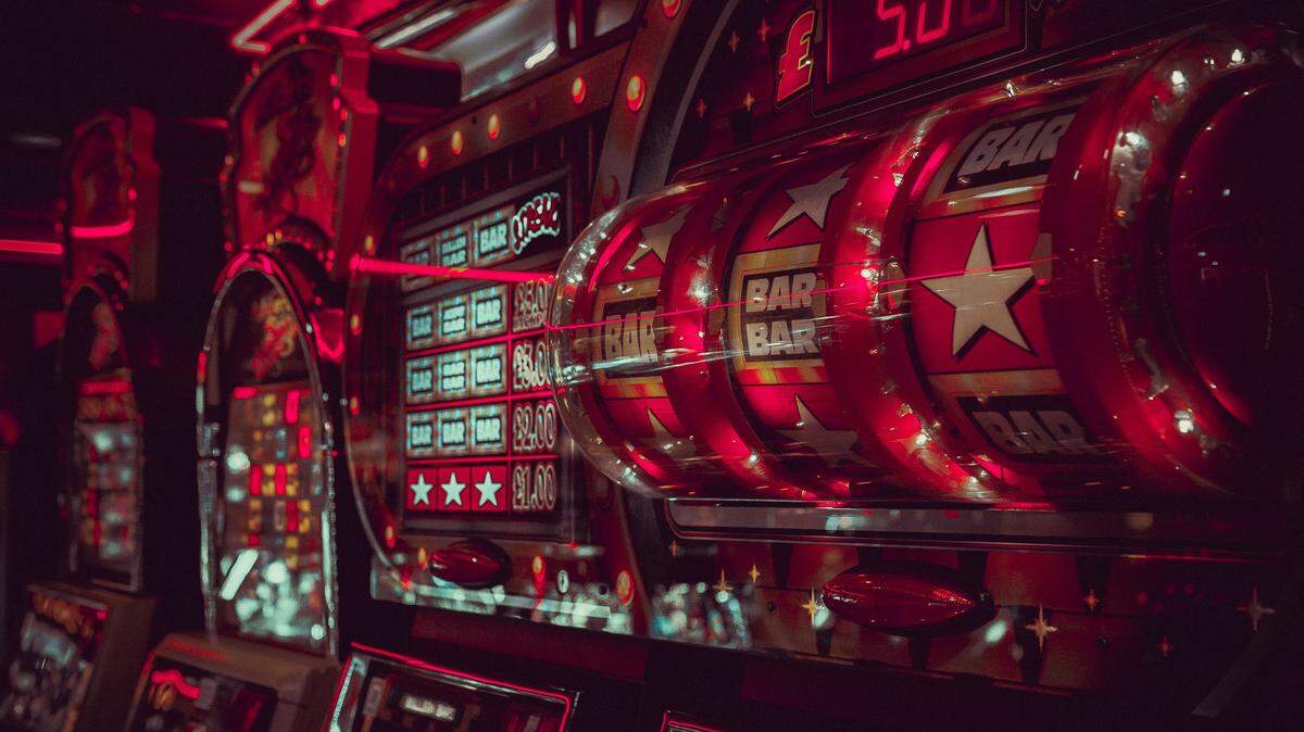 A bookkeeper gambled with money stolen from Anderson Community School Corporation in Indiana, authorities said.