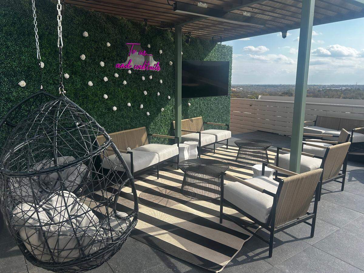 Blanc’s rooftop lounge sits atop the Netherland Apartments in midtown.