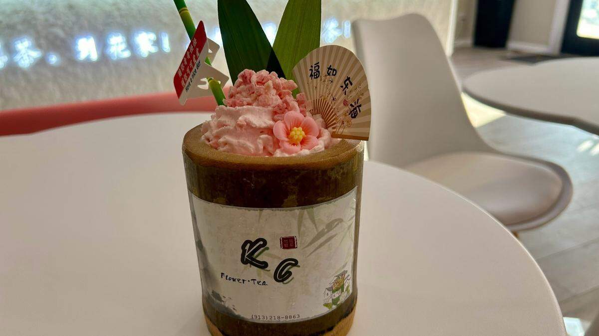 For an extra dollar, customers can order their floral tea in a bamboo stump.